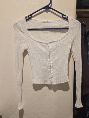 Ribbed Scoop-Neck Long Sleeve Crop Top in White